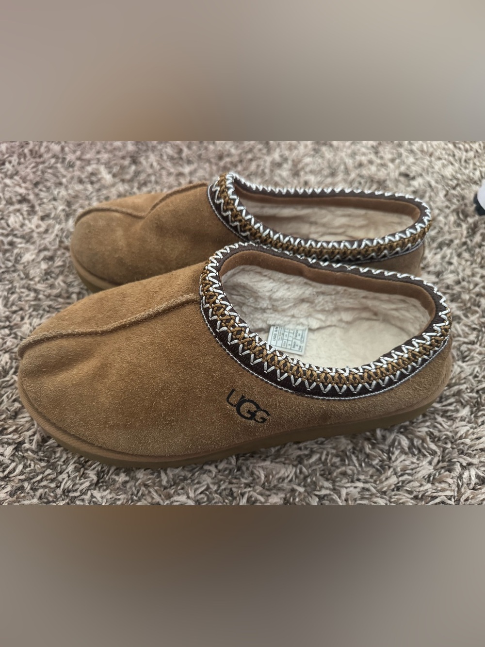 UGG